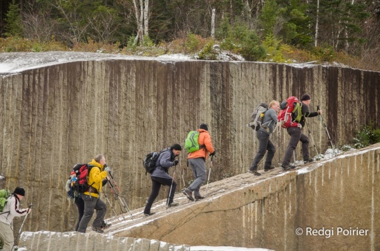 Traversée de la carrière de granite au Mt Chauve de la Pétouille. Par Redgi Poirier, photographe, 8 nov. 2014.